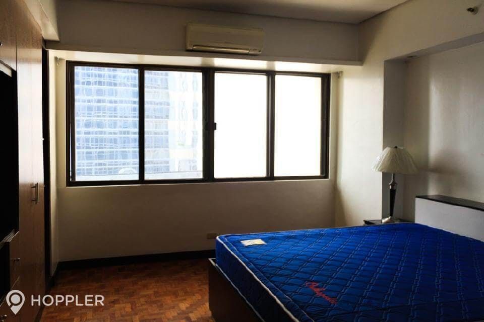 "2BR Condo for Rent in Crown Tower, Salcedo Village, Makati"06