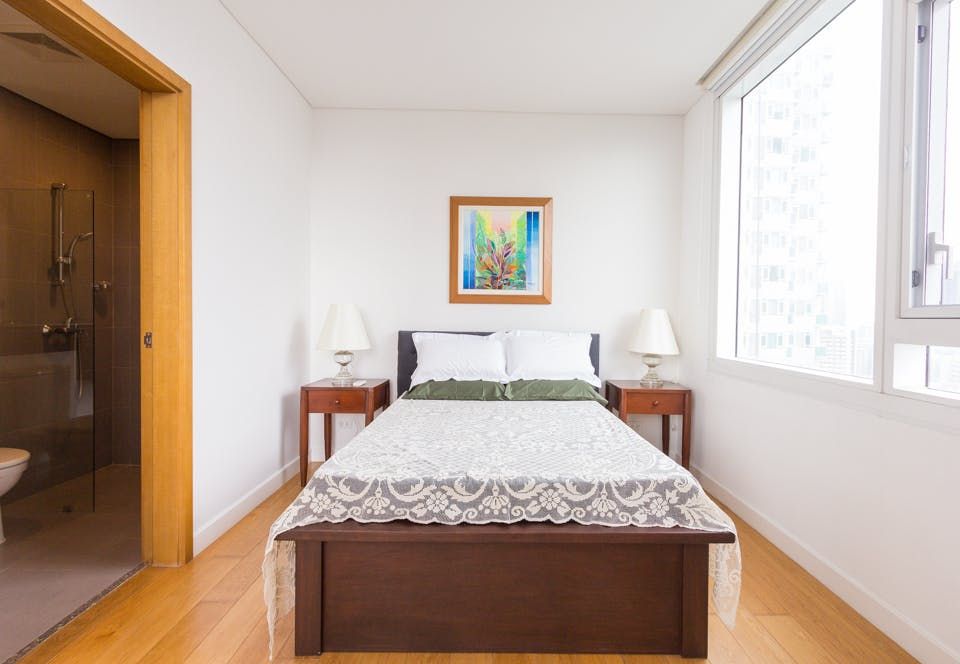 "2BR Condo for Rent in Park Terraces, San Lorenzo, Makati"10