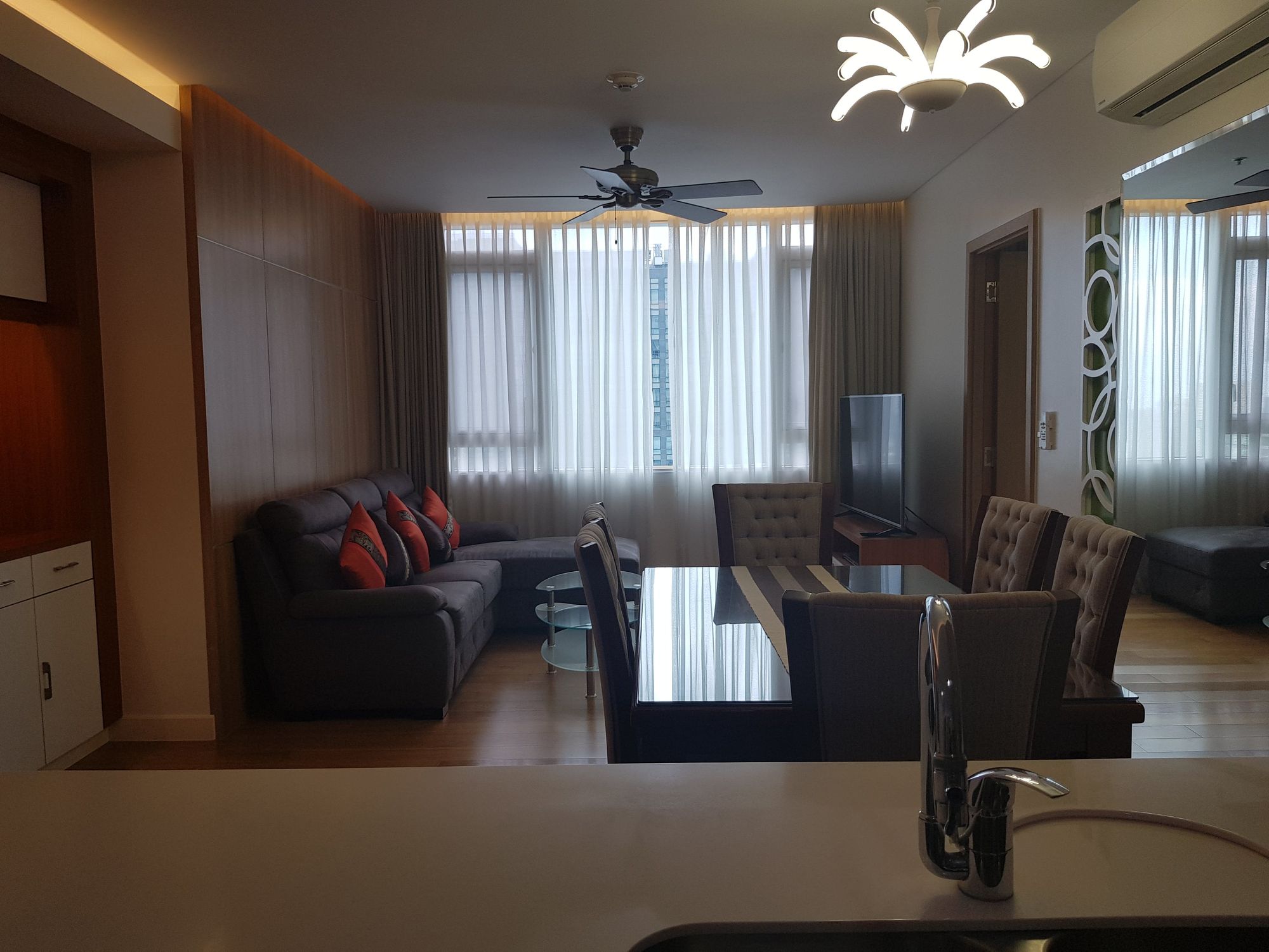 "2BR Condo for Rent in Park Terraces, San Lorenzo, Makati"07