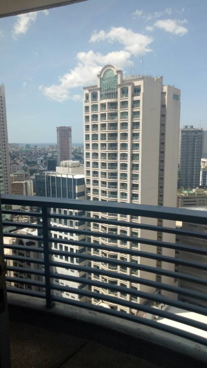 "Studio Condo for Rent in Greenbelt Excelsior, Legazpi Village, Makati"06