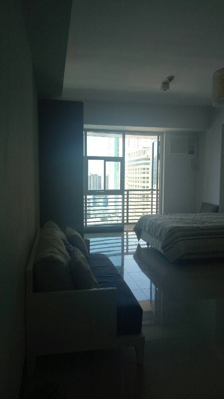 "Studio Condo for Rent in Greenbelt Excelsior, Legazpi Village, Makati"10