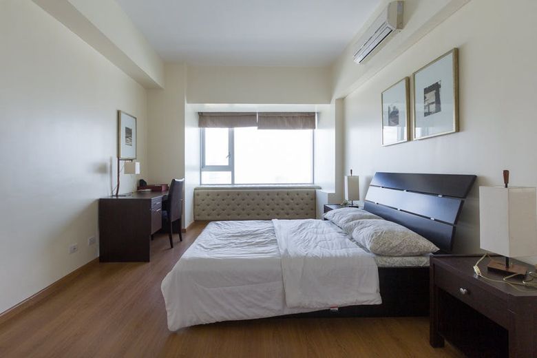 "2BR Condo for Rent in The St. Francis Shangri-La Place, Ortigas Center"01