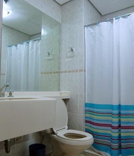"3BR Condo for Rent in Manhattan Square, Salcedo Village, Makati"08