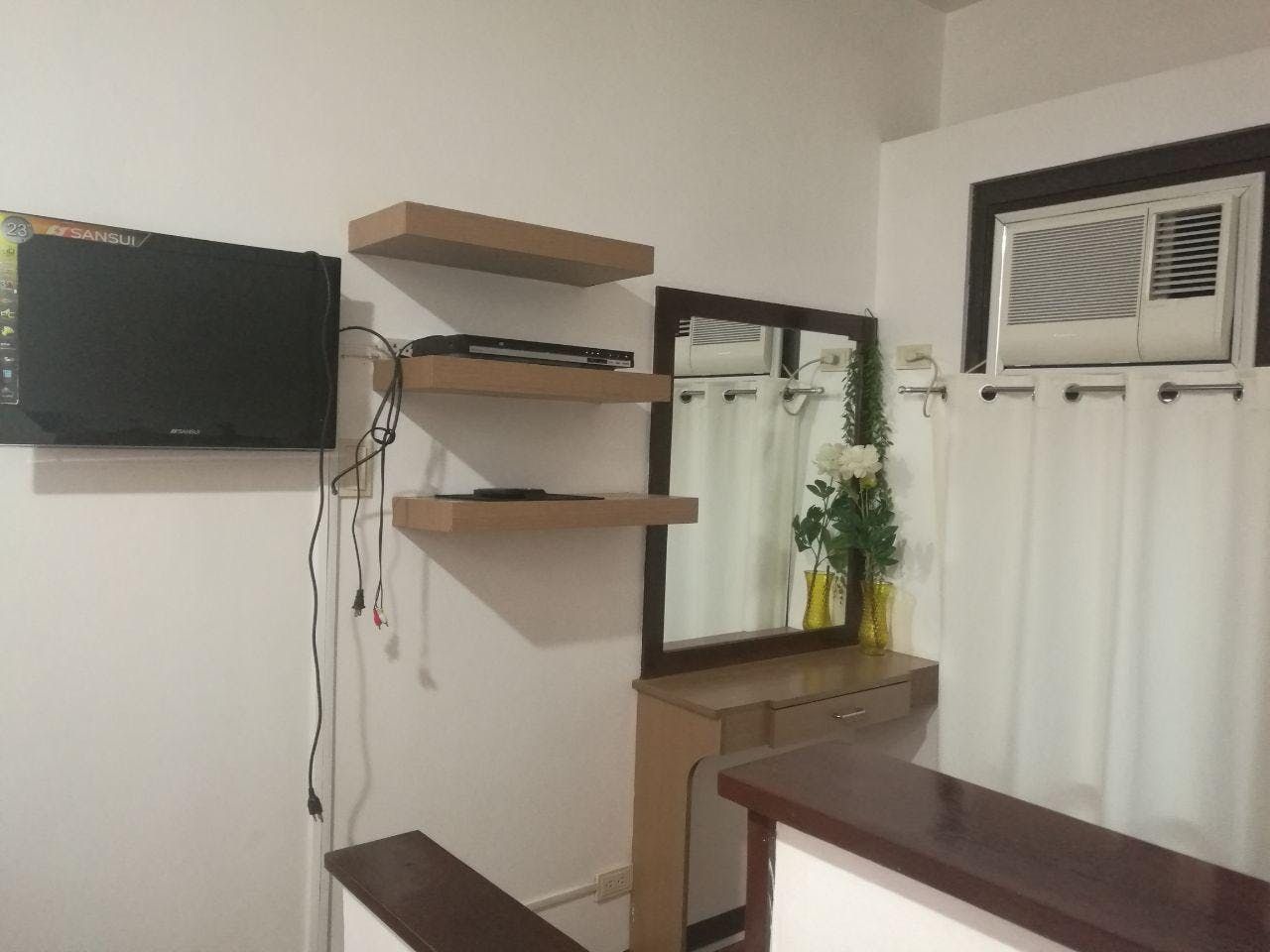 "1BR Condo for Rent in The Oriental Place, Pio del Pilar, Makati"04