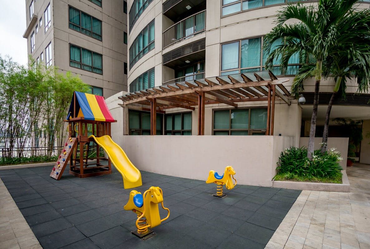 "Studio Condo for Rent in Joya Lofts and Towers, Rockwell Center, Makat"03