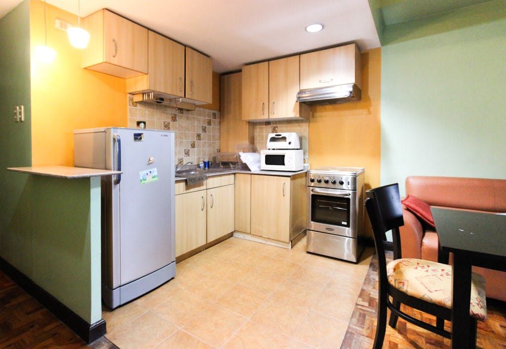 "1BR Condo for Rent in Elizabeth Place, Salcedo Village, Makati"04