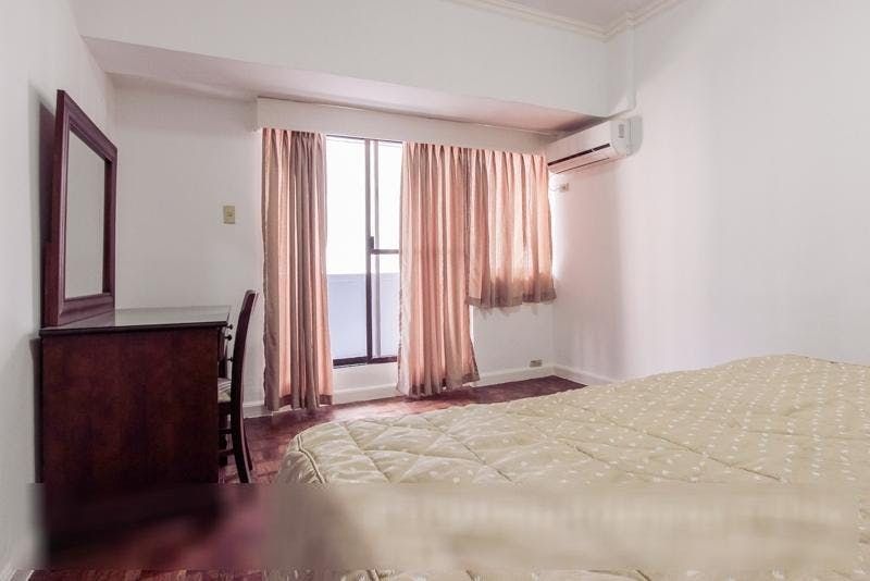 "1BR Condo for Rent in Island Plaza, Salcedo Village, Makati"10