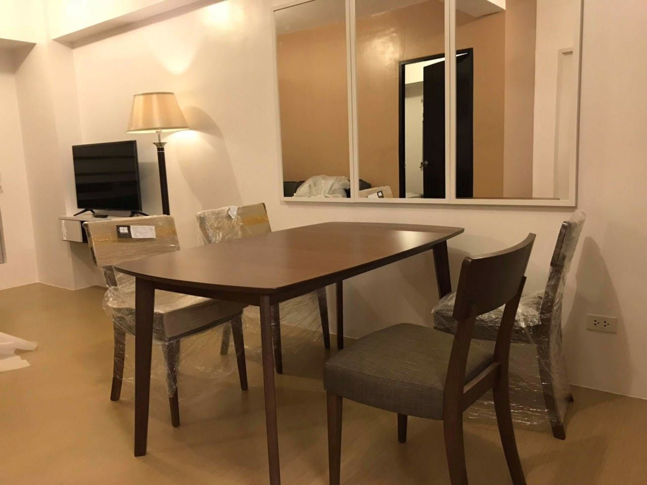 "1BR Condo for Rent in Avida Towers Verte, BGC - Bonifacio Global City,"09