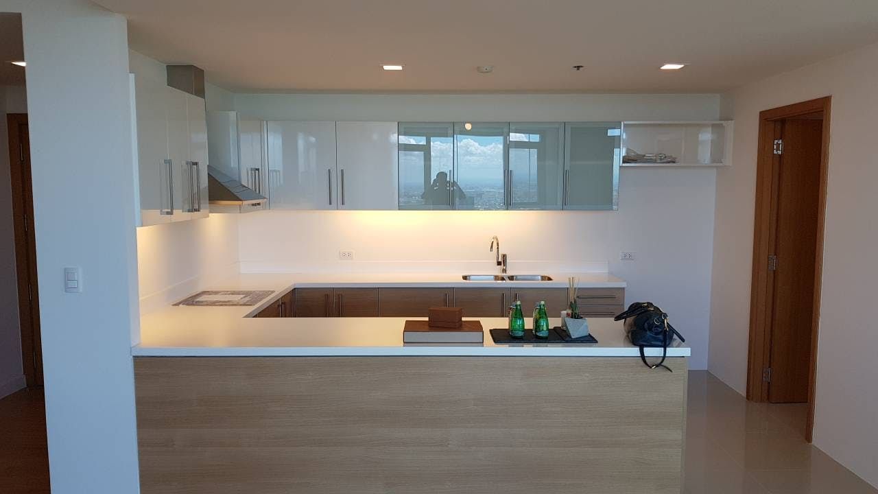 "2BR Condo for Rent in Park Terraces, San Lorenzo, Makati"06