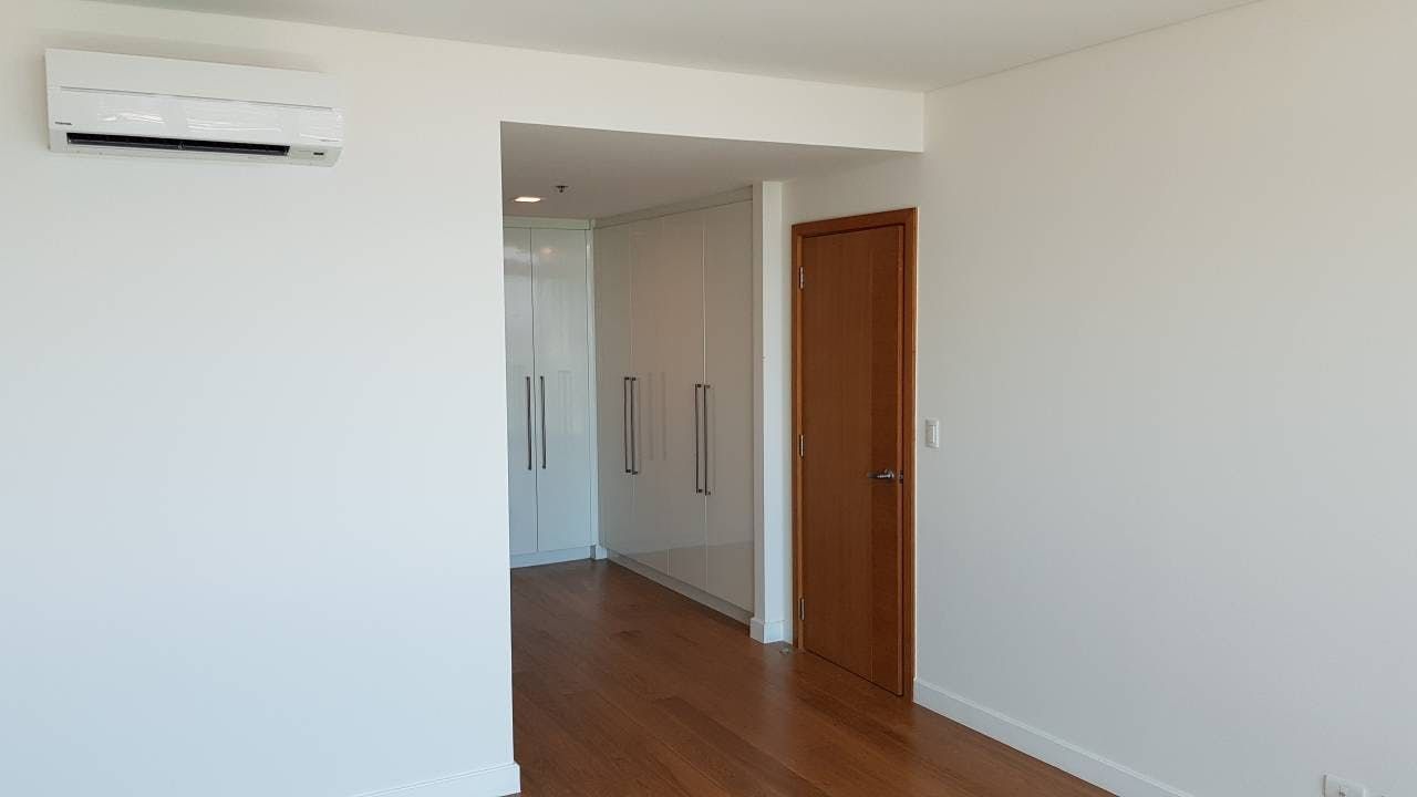 "2BR Condo for Rent in Park Terraces, San Lorenzo, Makati"09