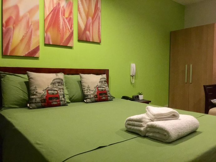 "1BR