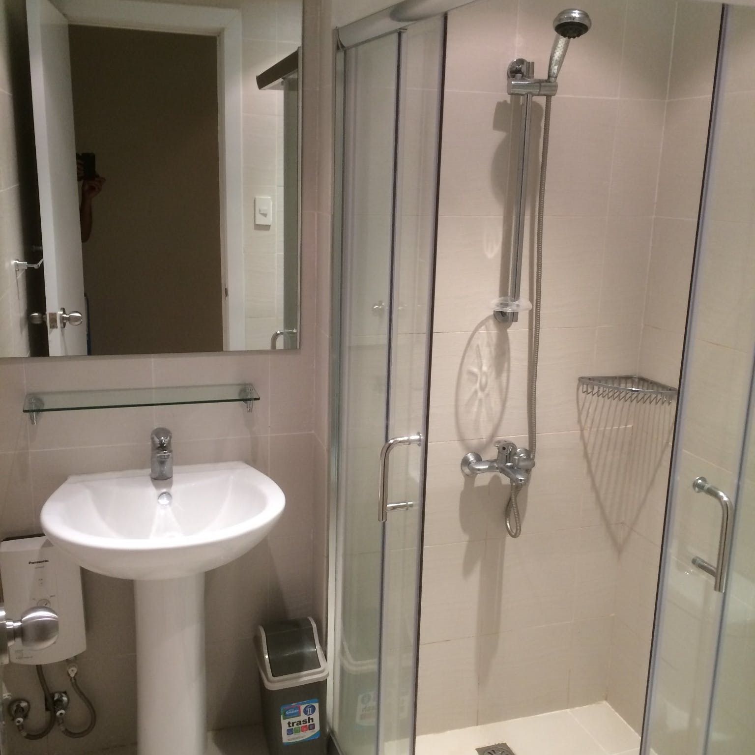 "Studio Condo for Rent in , Poblacion, Makati"07