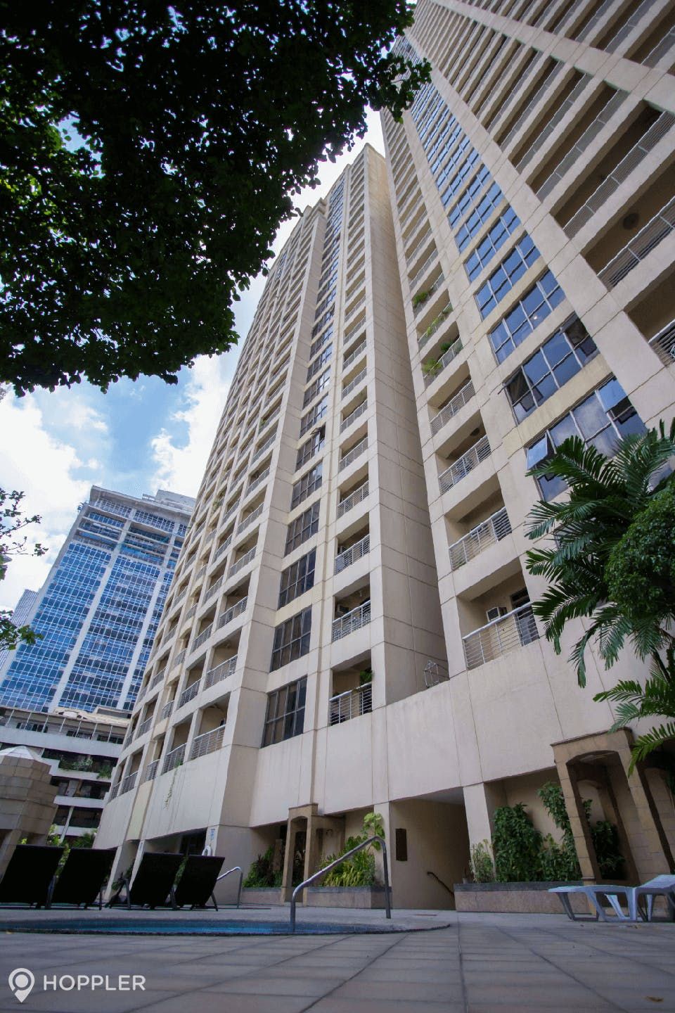"Studio Condo for Rent in Paseo Parkview Suites, Salcedo Village, Makat"04