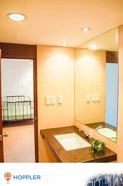 "Studio Condo for Rent in Makati Tuscany, Urdaneta, Makati"07