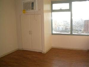 "2BR Condo for Rent in The Frabella 1, Legazpi Village, Makati"06