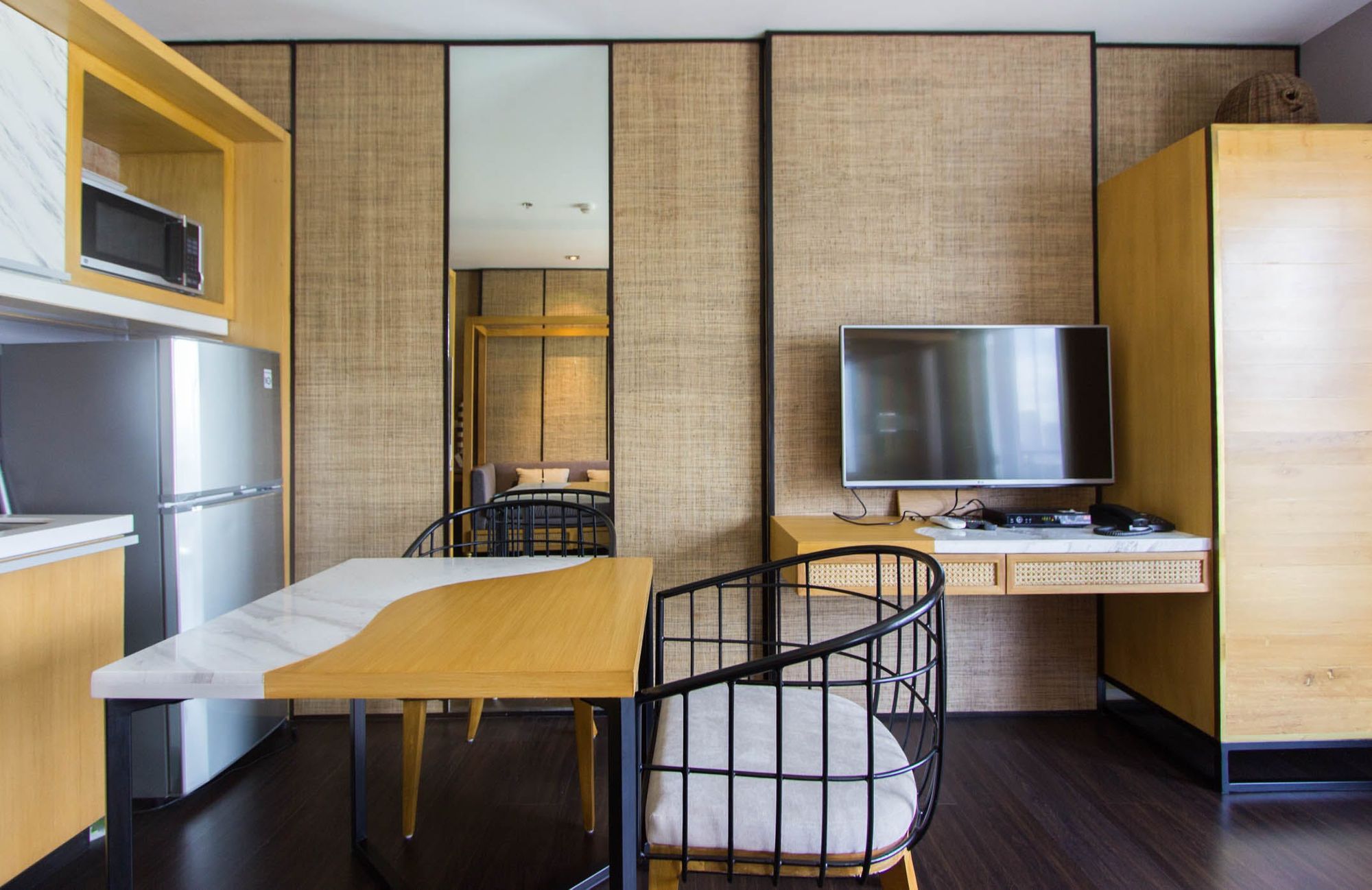 "Studio Condo for Rent in The Knightsbridge Residences, Poblacion, Maka"04
