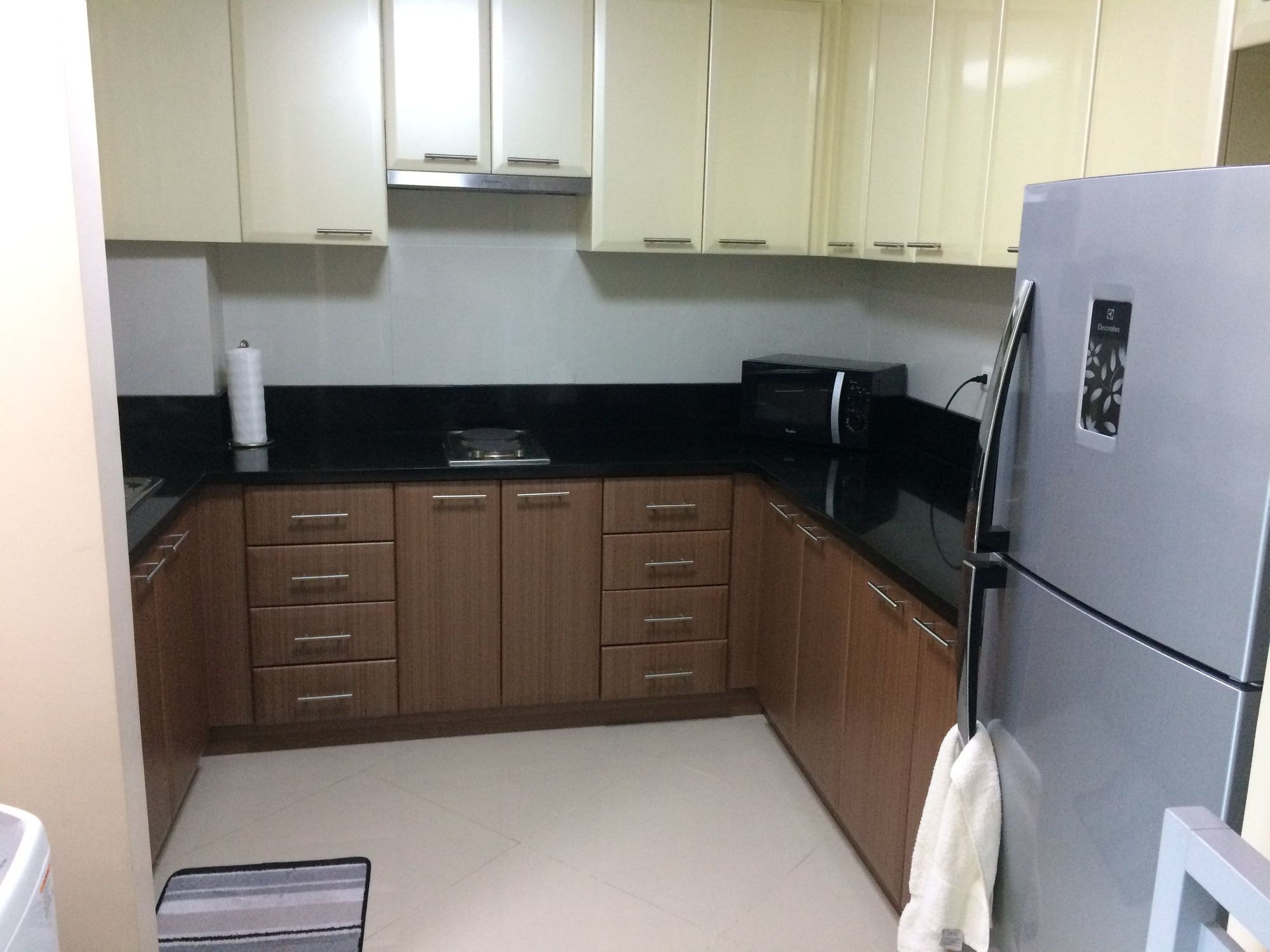 "1BR Condo for Rent in 8 Forbes Town Road, BGC - Bonifacio Global City,"04