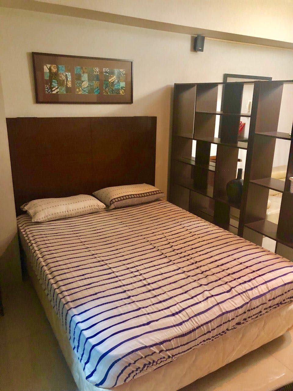 "Studio Condo for Rent in Greenbelt Chancellor, Legazpi Village, Makati"04
