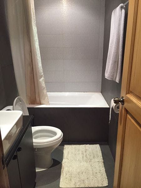 "3BR Condo for Rent in Penhurst Parkplace, BGC - Bonifacio Global City,"04