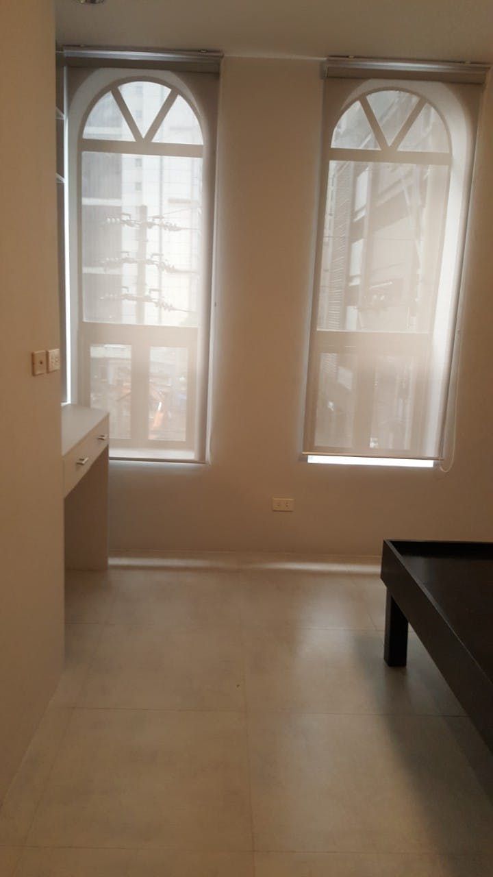 "Studio Condo for Rent in Crown Tower, Salcedo Village, Makati"05