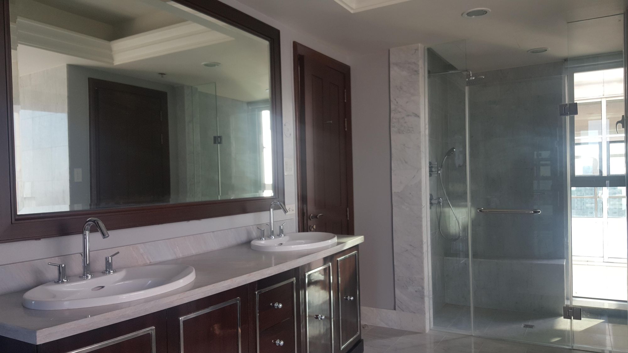 "4BR Condo for Rent in Discovery Primea, Urdaneta, Makati"03