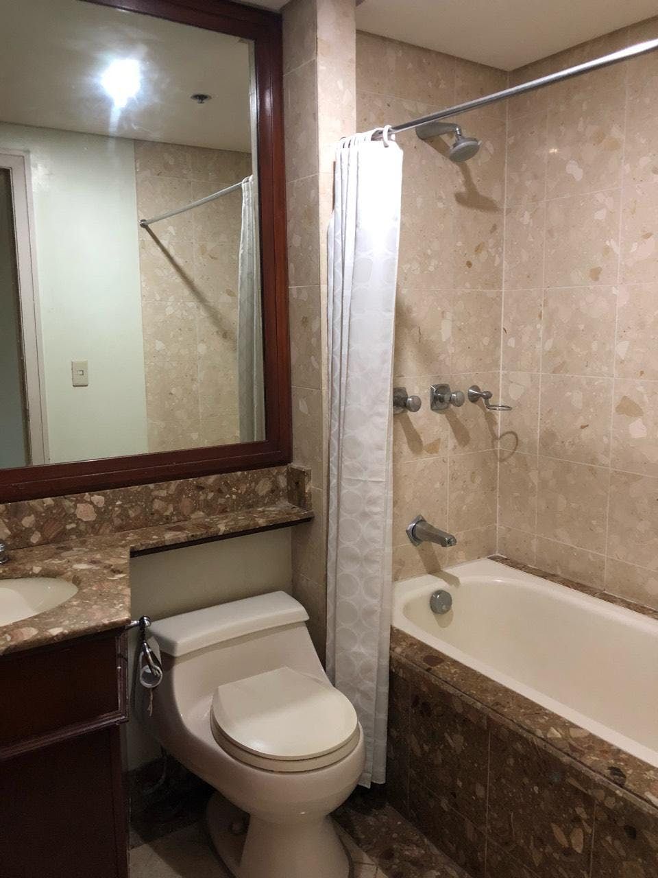 "2BR Condo for Rent in Amorsolo East, Rockwell Center, Makati"06