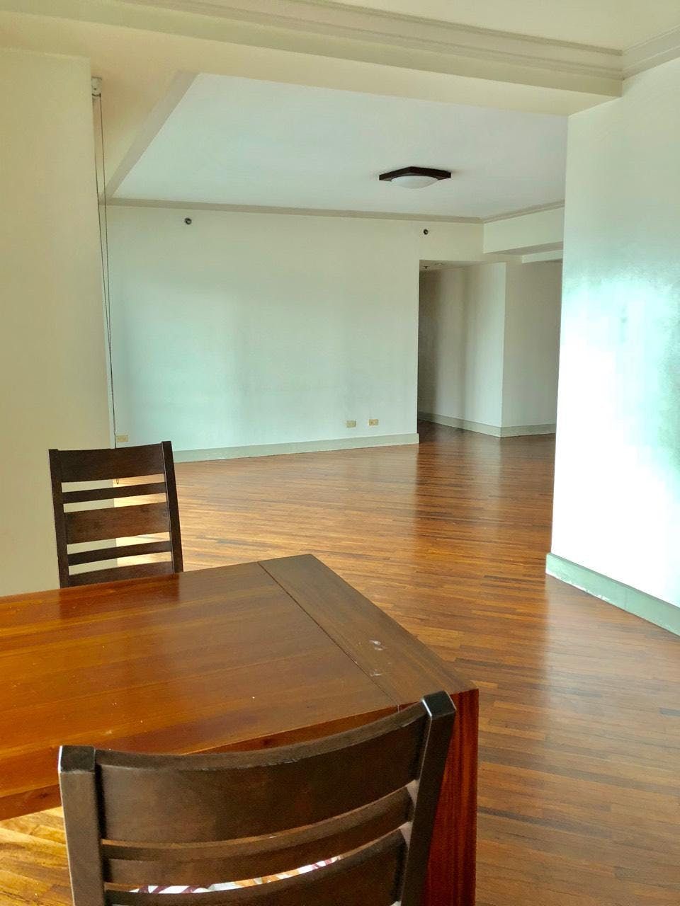 "2BR Condo for Rent in Amorsolo East, Rockwell Center, Makati"09