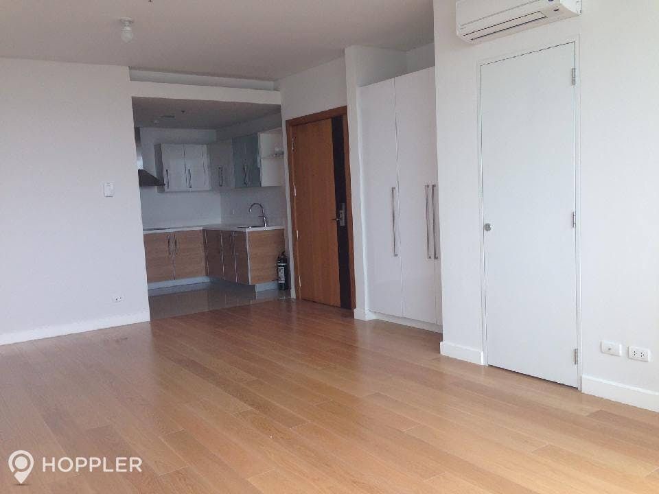 "Studio Condo for Rent in Park Terraces, San Lorenzo, Makati"04