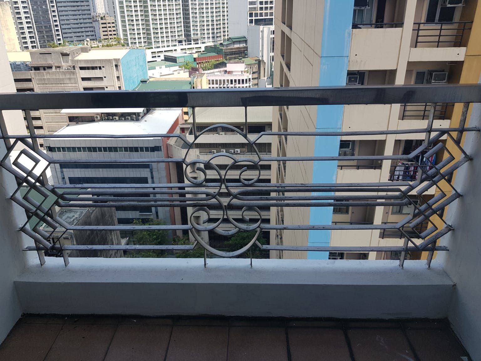 "2BR Condo for Rent in BSA Suites, Legazpi Village, Makati"06