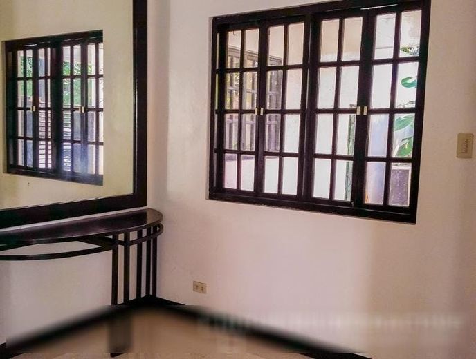 "2BR Condo for Rent in , San Lorenzo Village, Makati"01