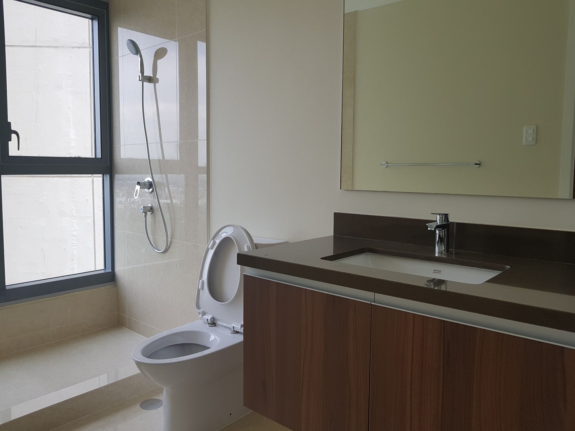 2BR Condo for Rent09