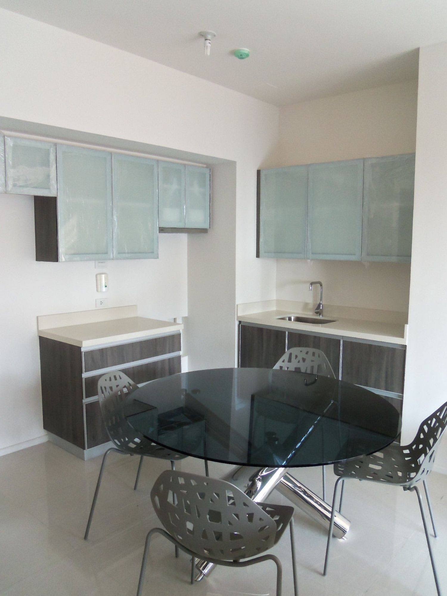 "1BR Condo for Rent in Arya Residences, BGC - Bonifacio Global City, Ta"09