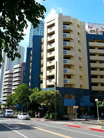 "2BR Condo for Rent in Colonnade Residences, Legazpi Village, Makati"04