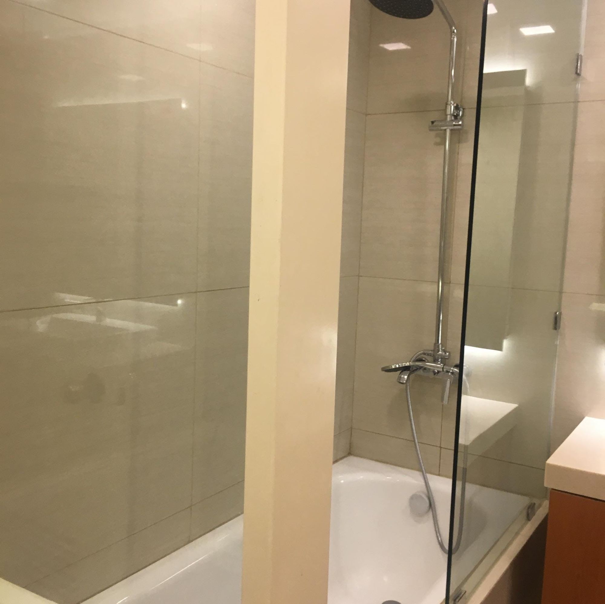 "2BR Condo for Rent in The Frabella 1, Legazpi Village, Makati"07