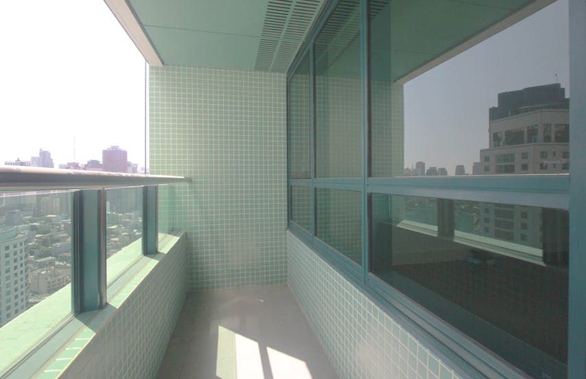"1BR Condo for Rent in Edades Tower and Garden Villas, Rockwell Center,"06