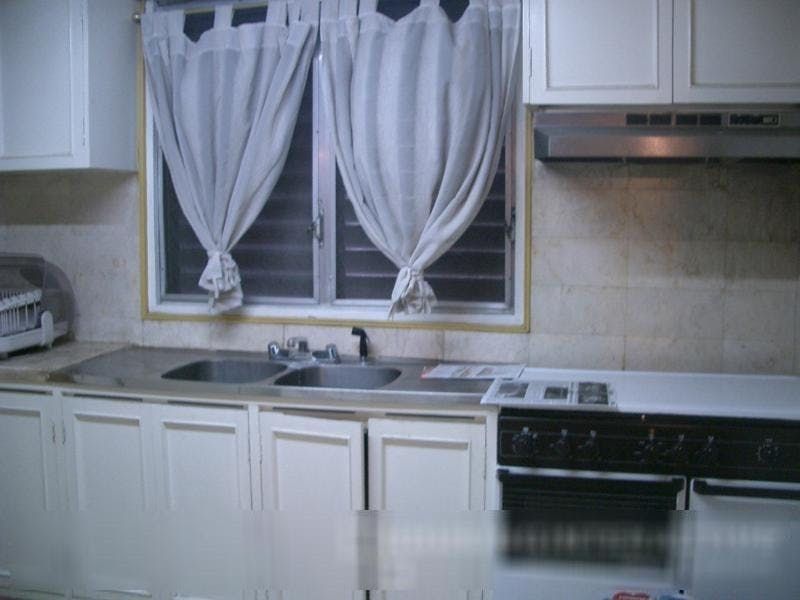 "2BR Condo for Rent in Sunrise Terrace, Legazpi Village, Makati"10