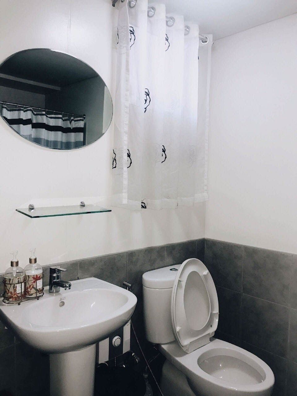 "1BR Condo for Rent in The Columns Legaspi, Legazpi Village, Makati"04