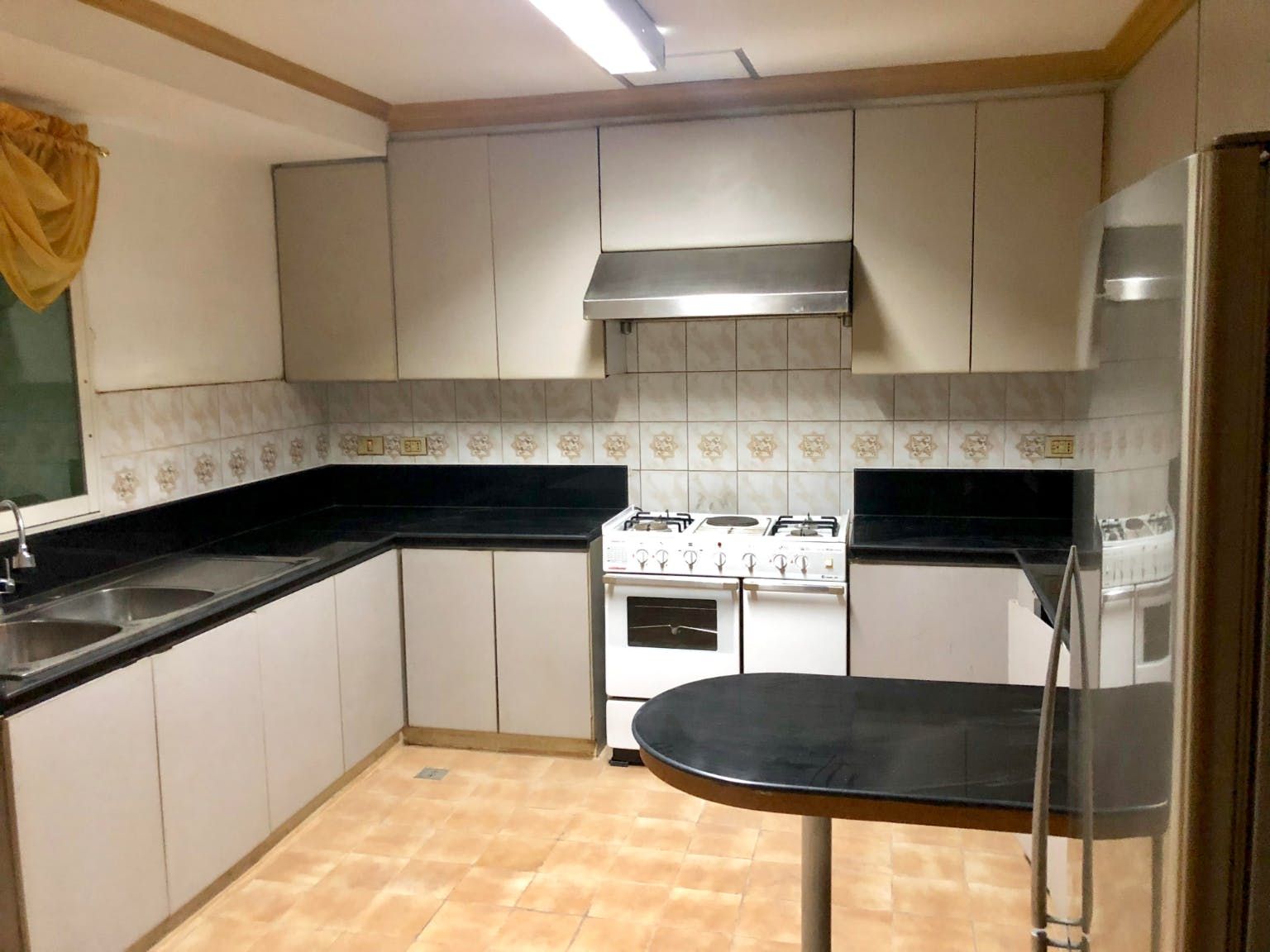 "3BR Condo for Rent in Three Salcedo Place, Salcedo Village, Makati"10