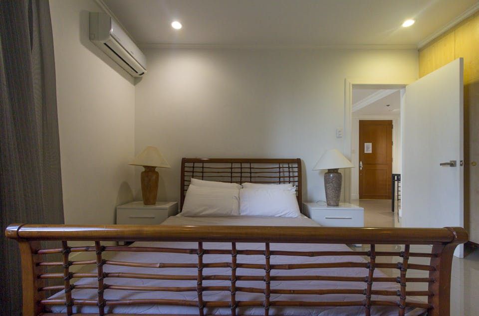"2BR Condo for Rent in Colonnade Residences, Legazpi Village, Makati"03