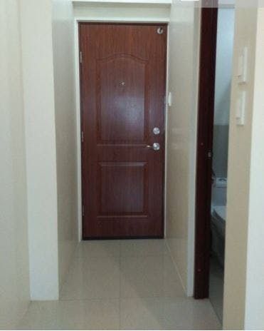 "Studio Condo for Rent in The Beacon, Legazpi Village, Makati"01