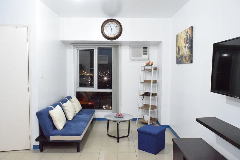 "1BR Condo for Rent in Avida Towers San Lorenzo, Pio del Pilar, Makati"01