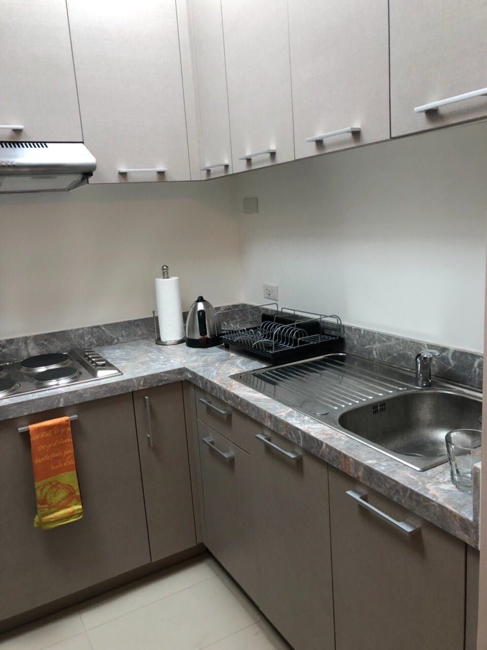 "1BR Condo for Rent in 32 Sanson, Lahug, Cebu"04