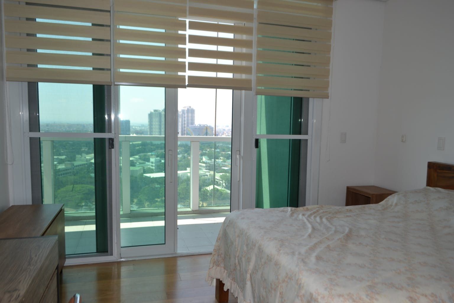 "2BR Condo for Rent in Park Terraces, San Lorenzo, Makati"10