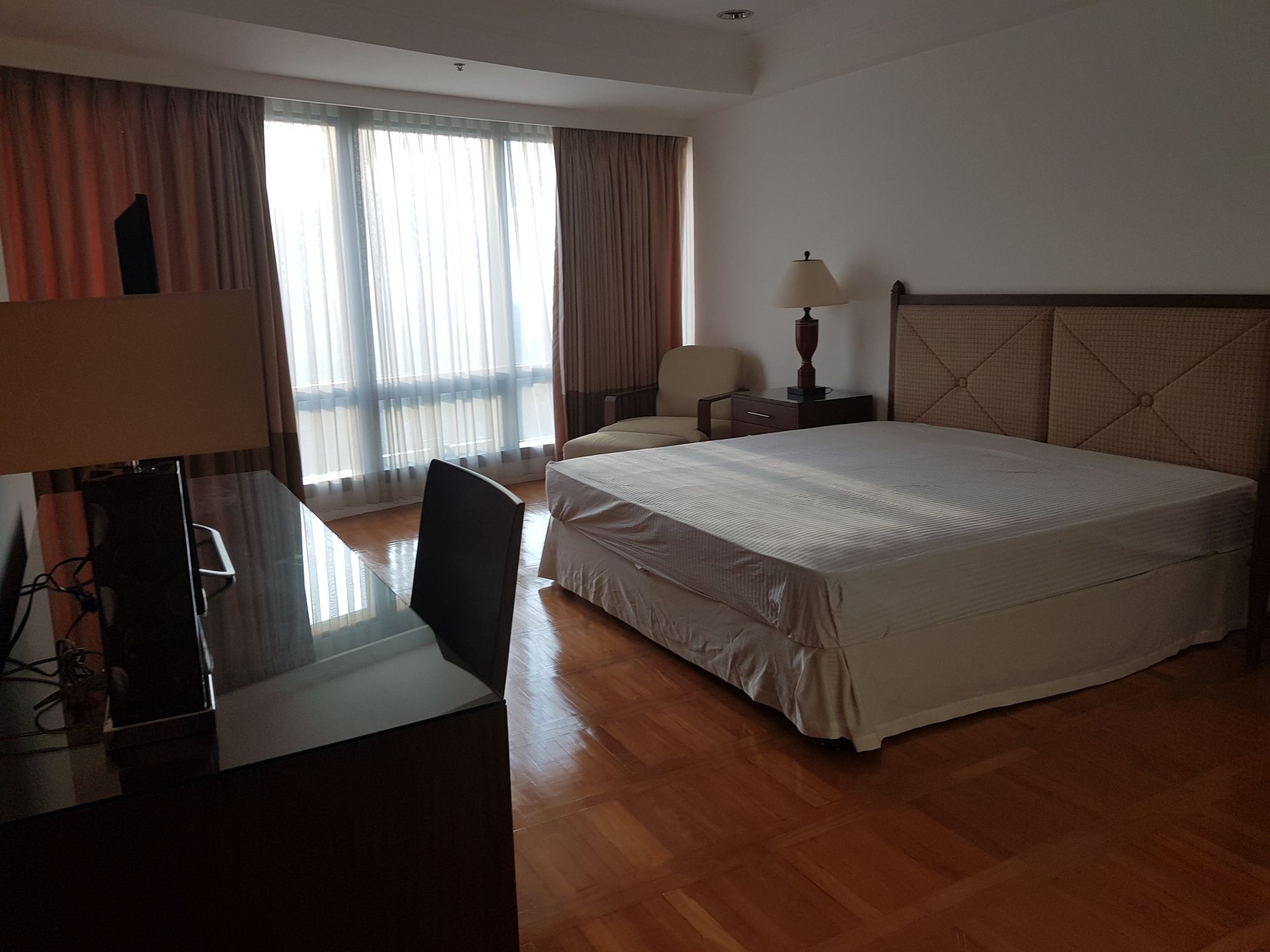 "3BR Condo for Rent in One McKinley Place, BGC - Bonifacio Global City,"07