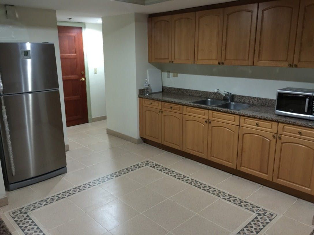 "3BR Condo for Rent in Luna Gardens, Rockwell Center, Makati"04