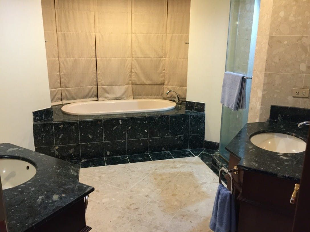 "3BR Condo for Rent in Luna Gardens, Rockwell Center, Makati"08