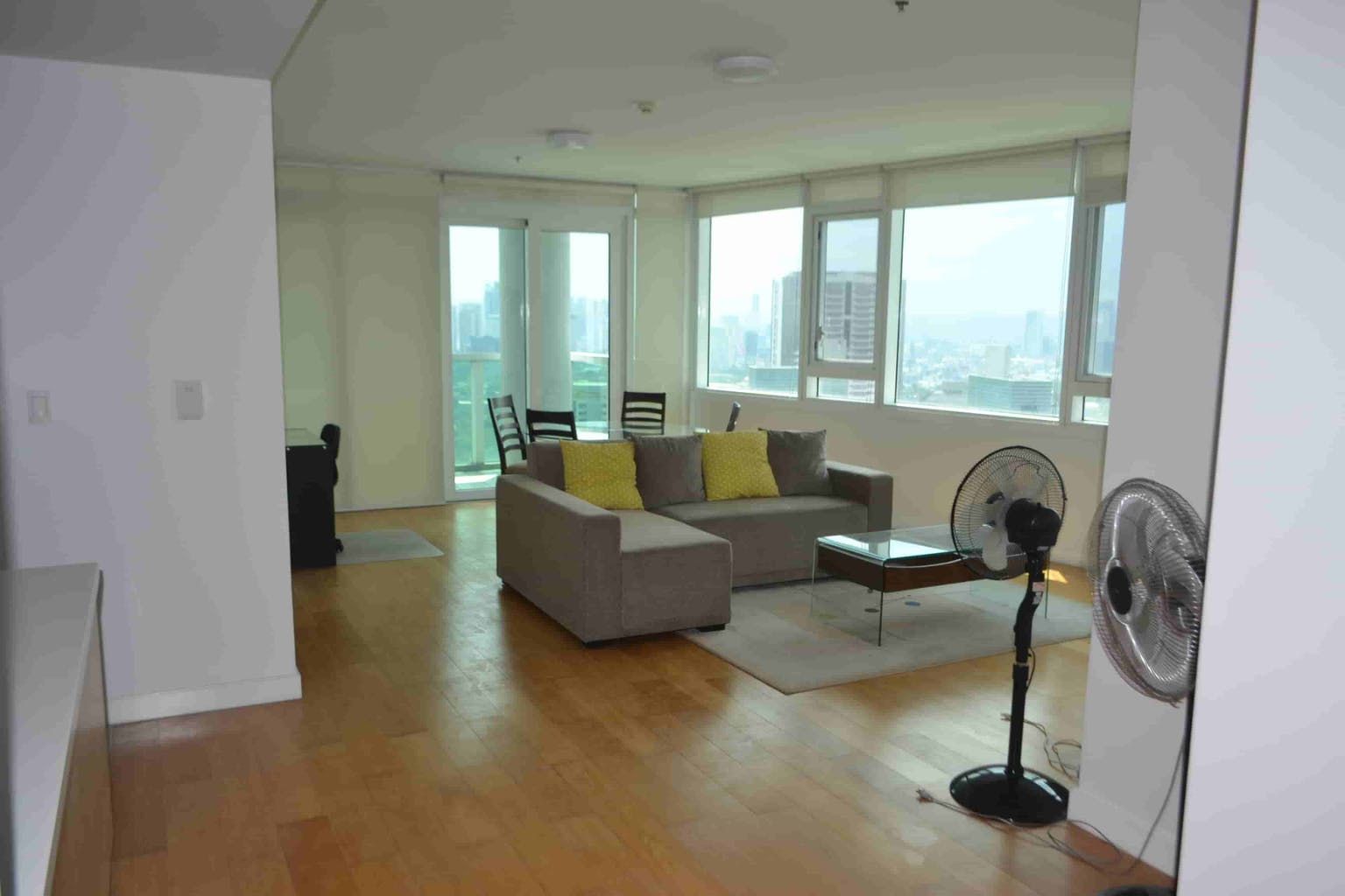 "2BR Condo for Rent in Park Terraces, San Lorenzo, Makati"04