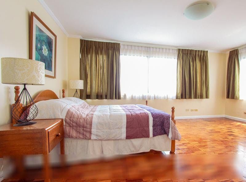 "2BR Condo for Rent in Classica Tower Condominium, Salcedo Village, Mak"08