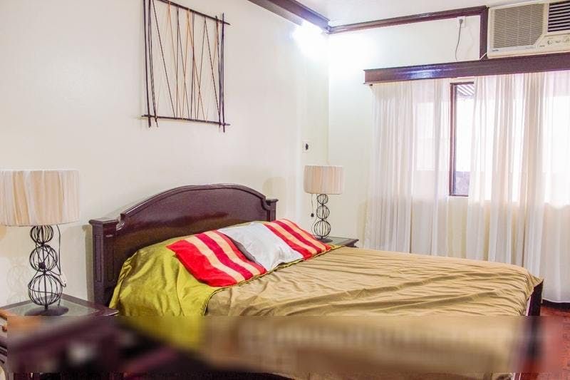 "2BR Condo for Rent in Makati Tuscany, Urdaneta, Makati"06