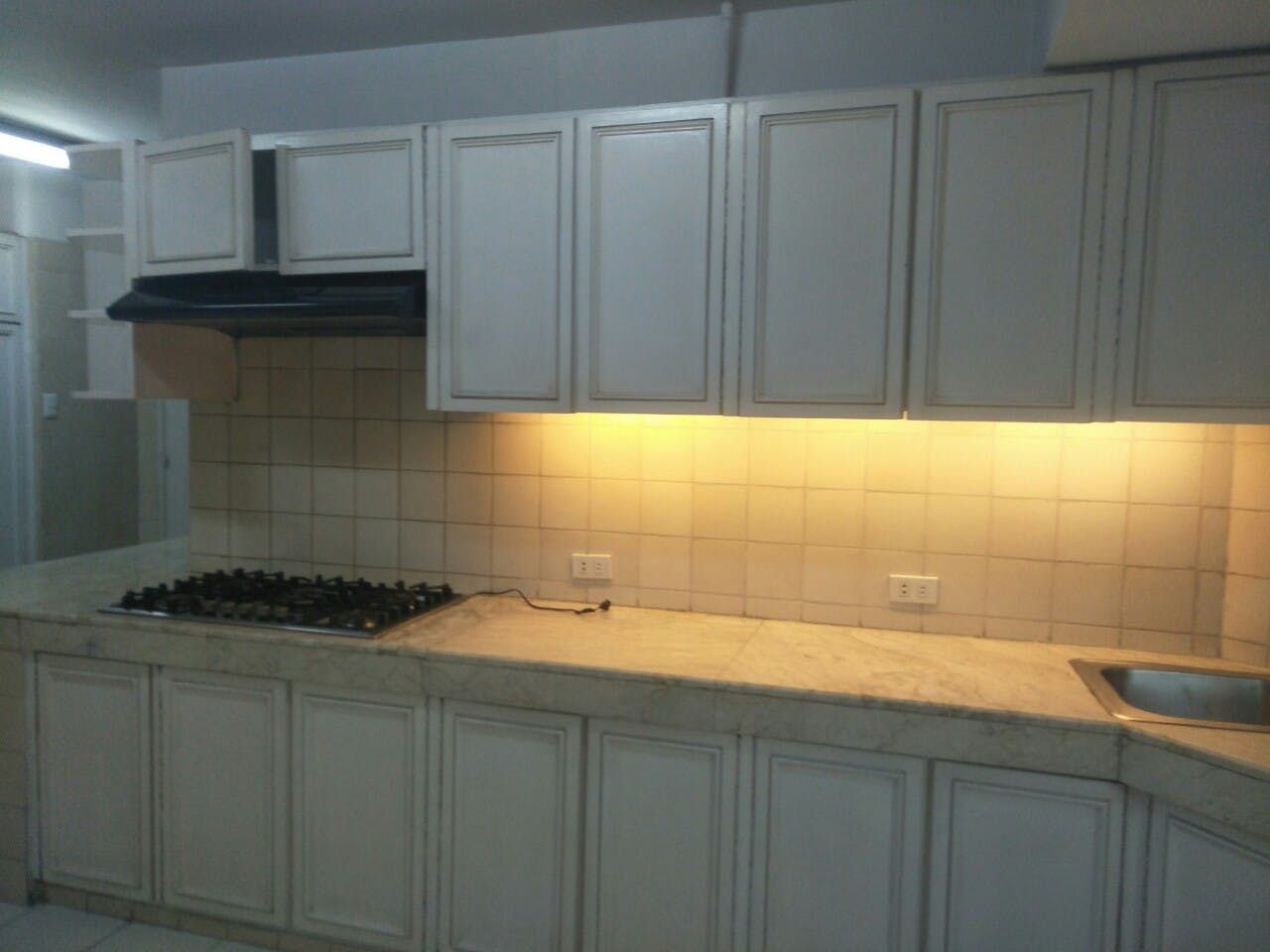 4BR Condo for Rent08
